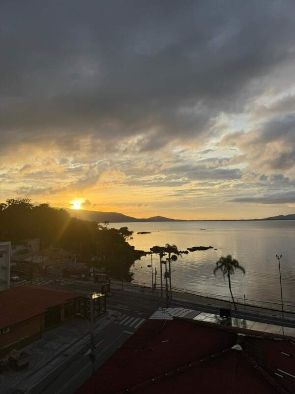Apartamento duplex à venda no Coqueiros:
