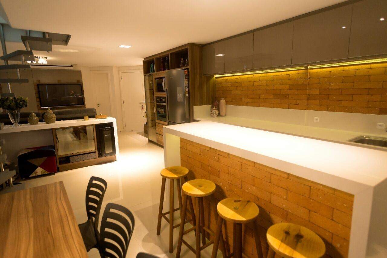 Apartamento duplex à venda no Coqueiros: 