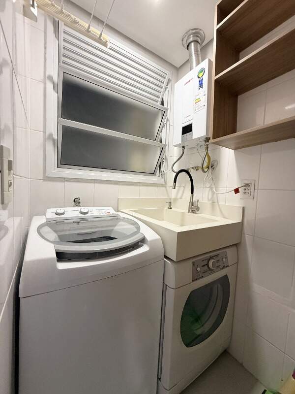 Apartamento à venda no Barreiros: 