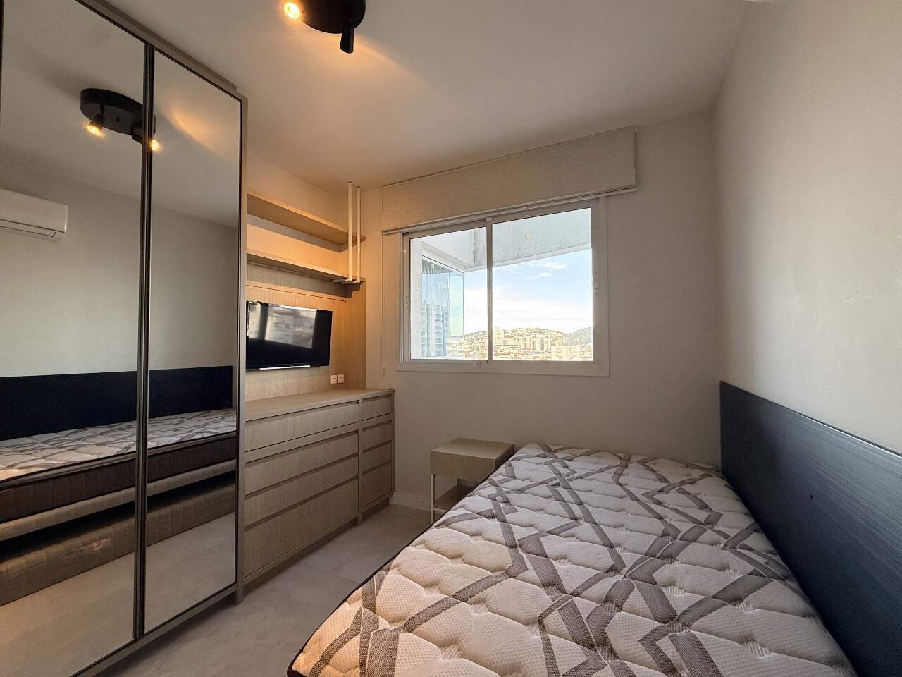 Apartamento à venda no Barreiros: 