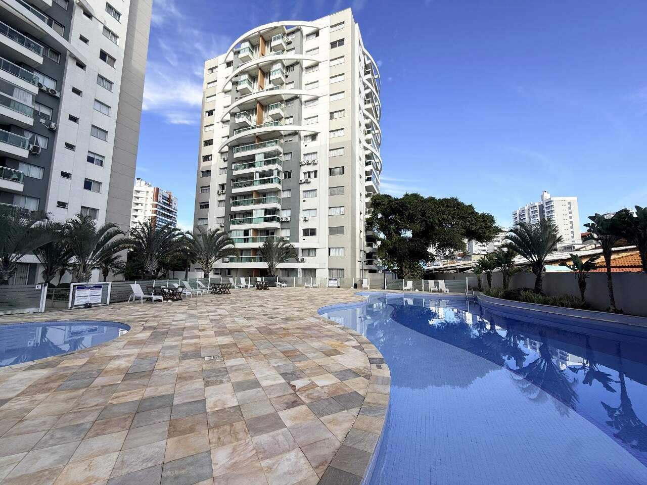Apartamento à venda no Barreiros: 