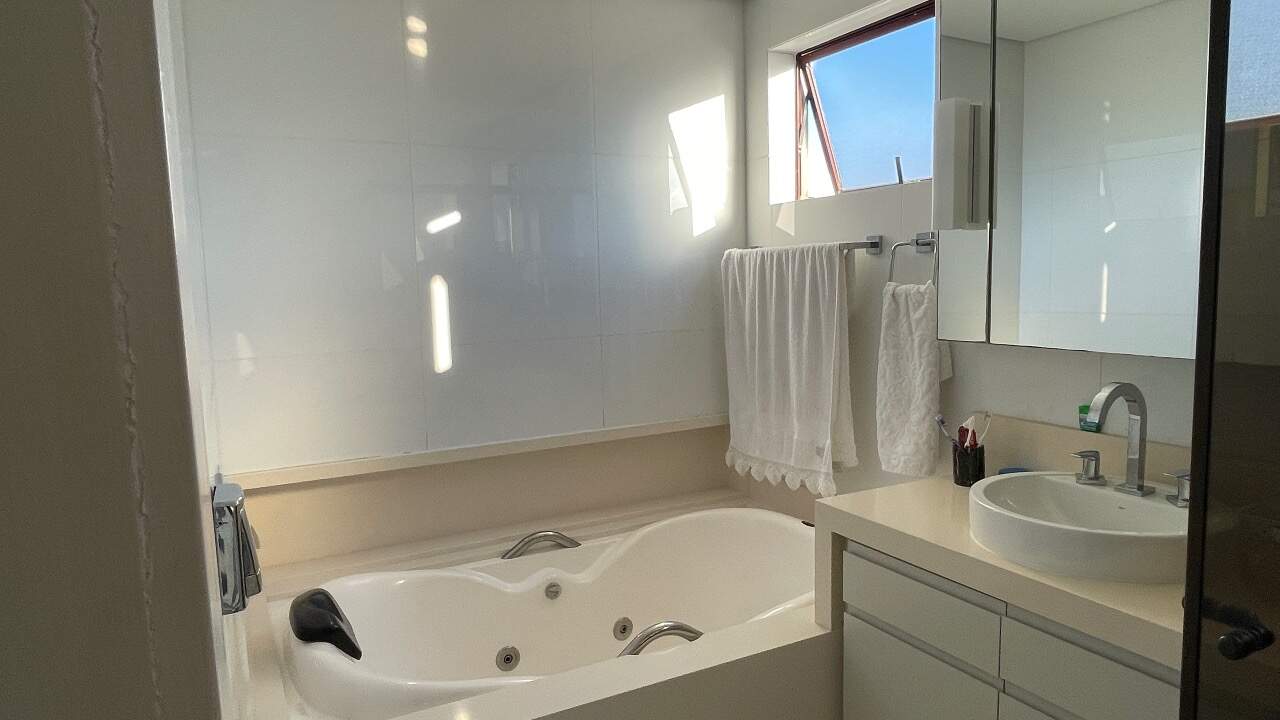 Apartamento à venda no Coqueiros: