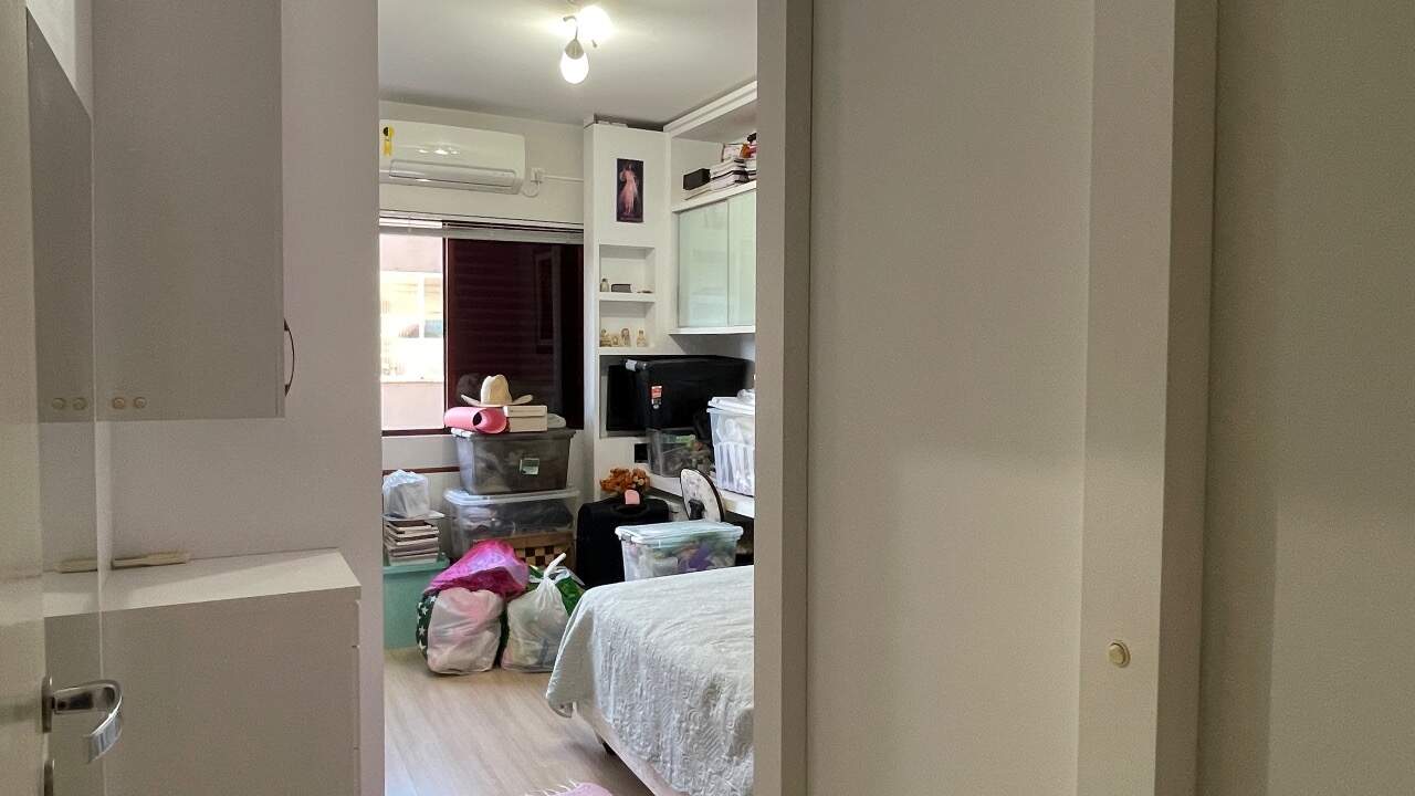 Apartamento à venda no Coqueiros: