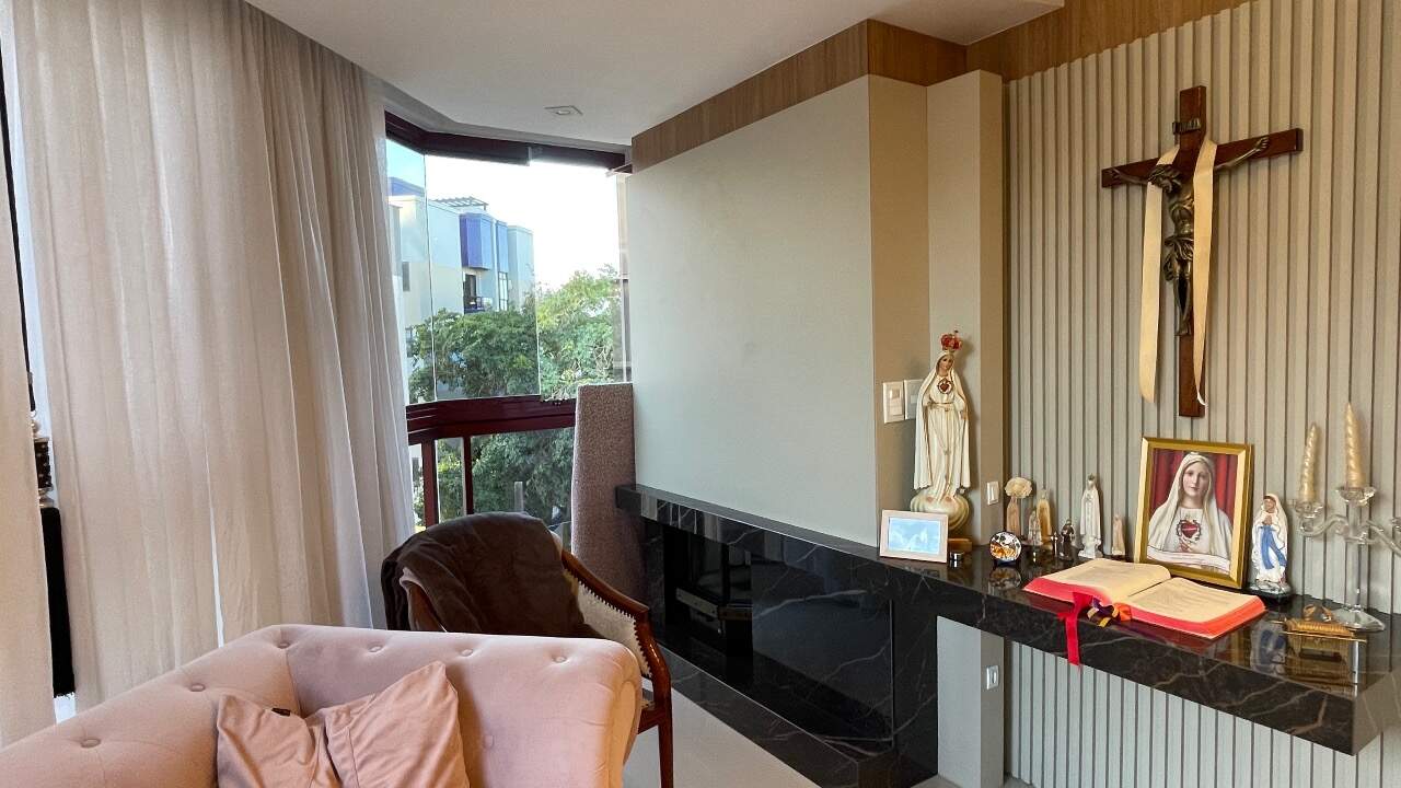 Apartamento à venda no Coqueiros:
