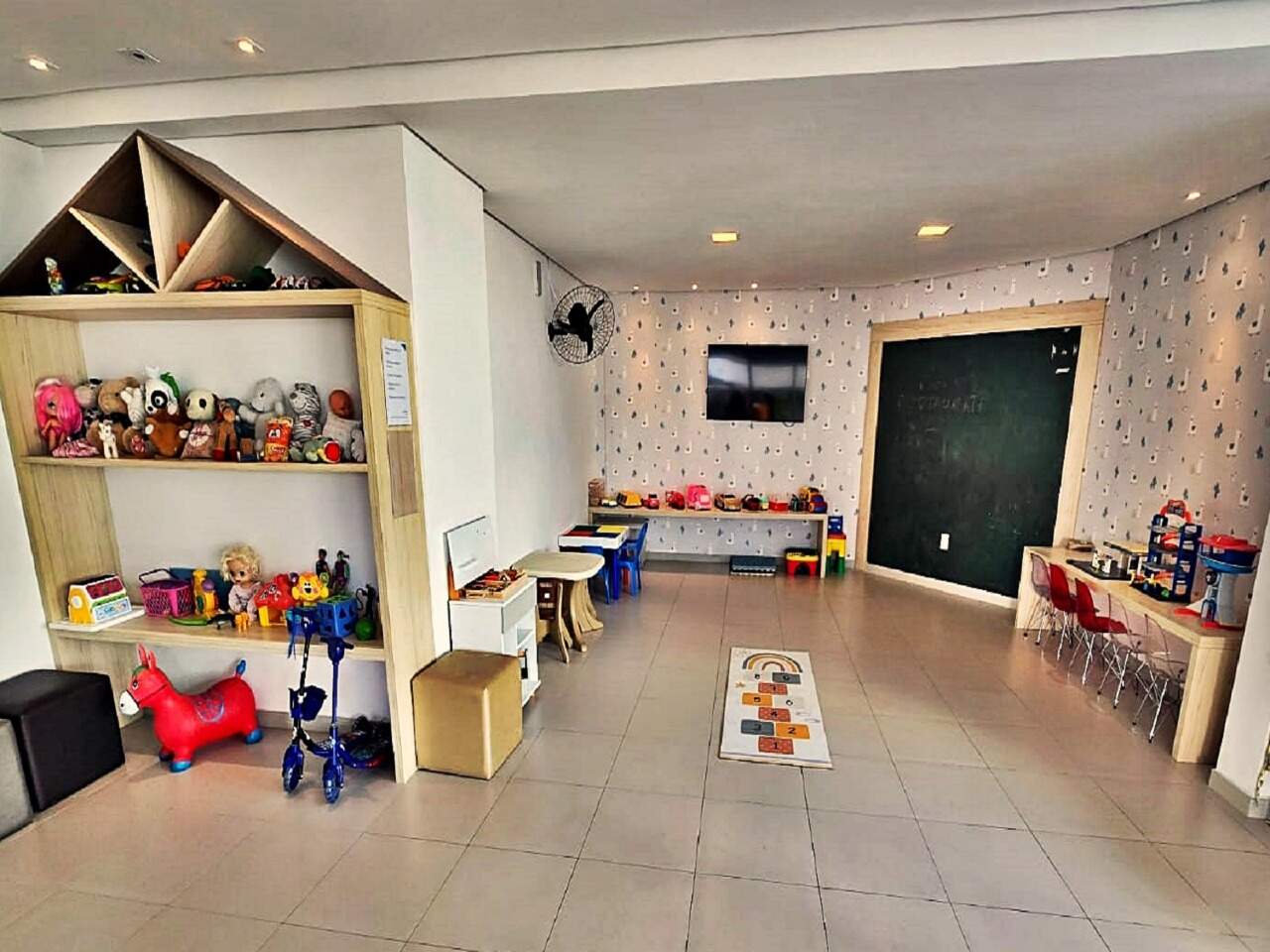Apartamento à venda no Coqueiros: 