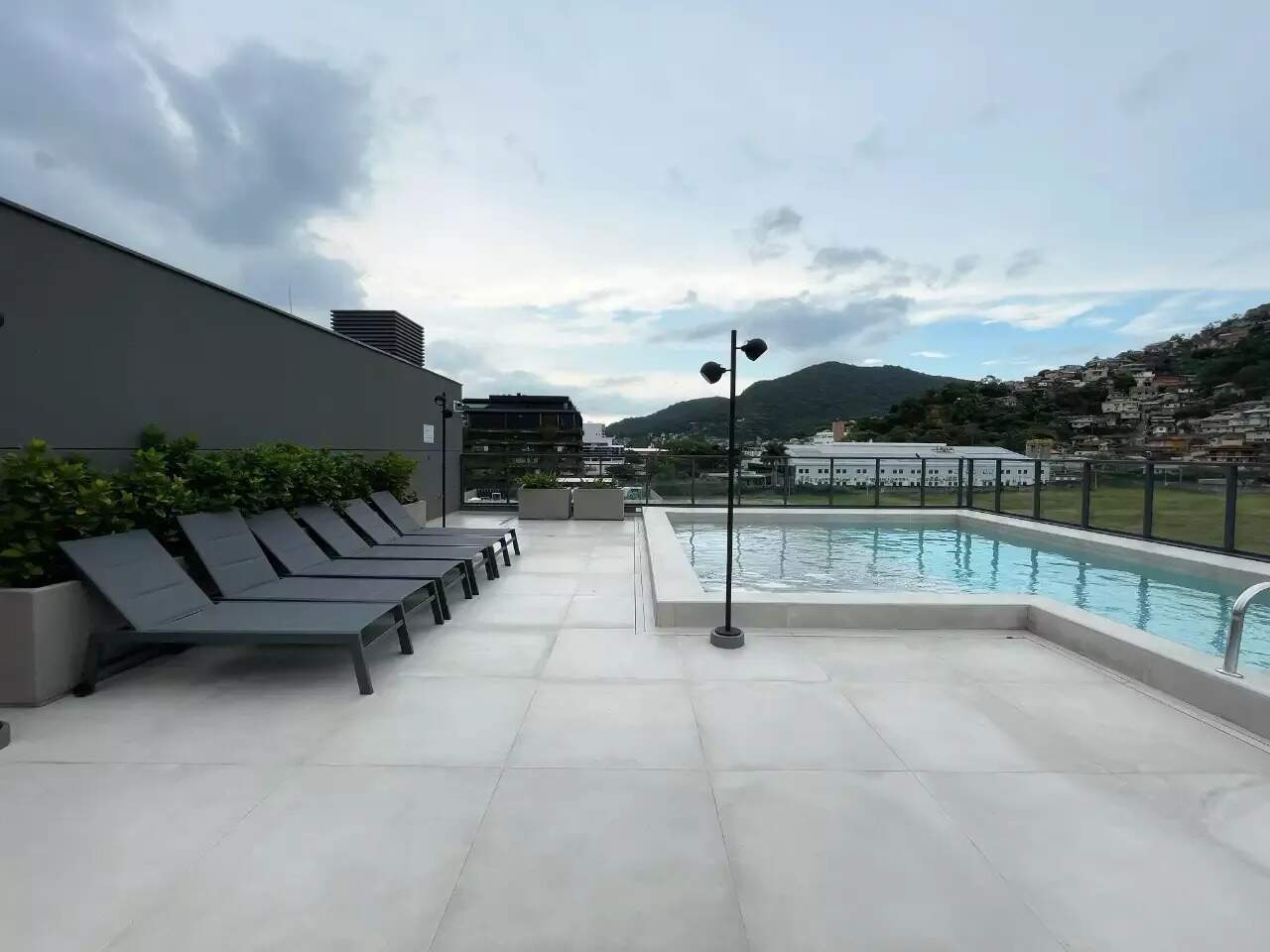 Apartamento para aluguel no Saco Grande:
