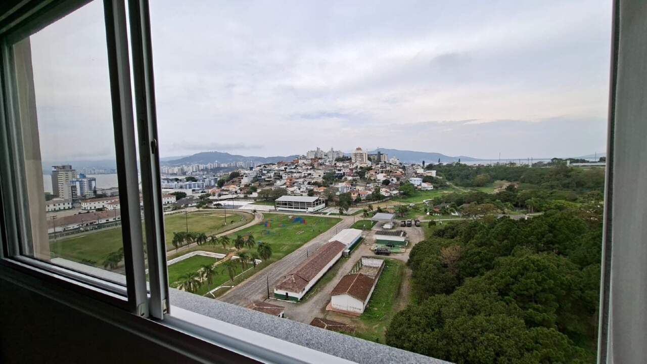 Apartamento à venda no Estreito: