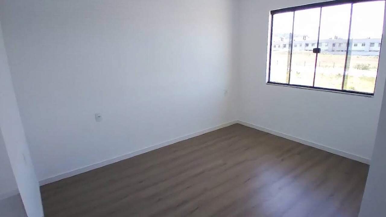 Sobrado à venda no Sertão do Maruim: