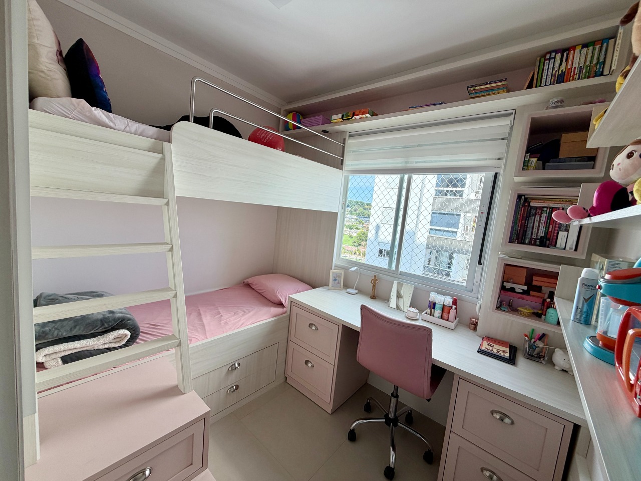 Apartamento à venda no Estreito:
