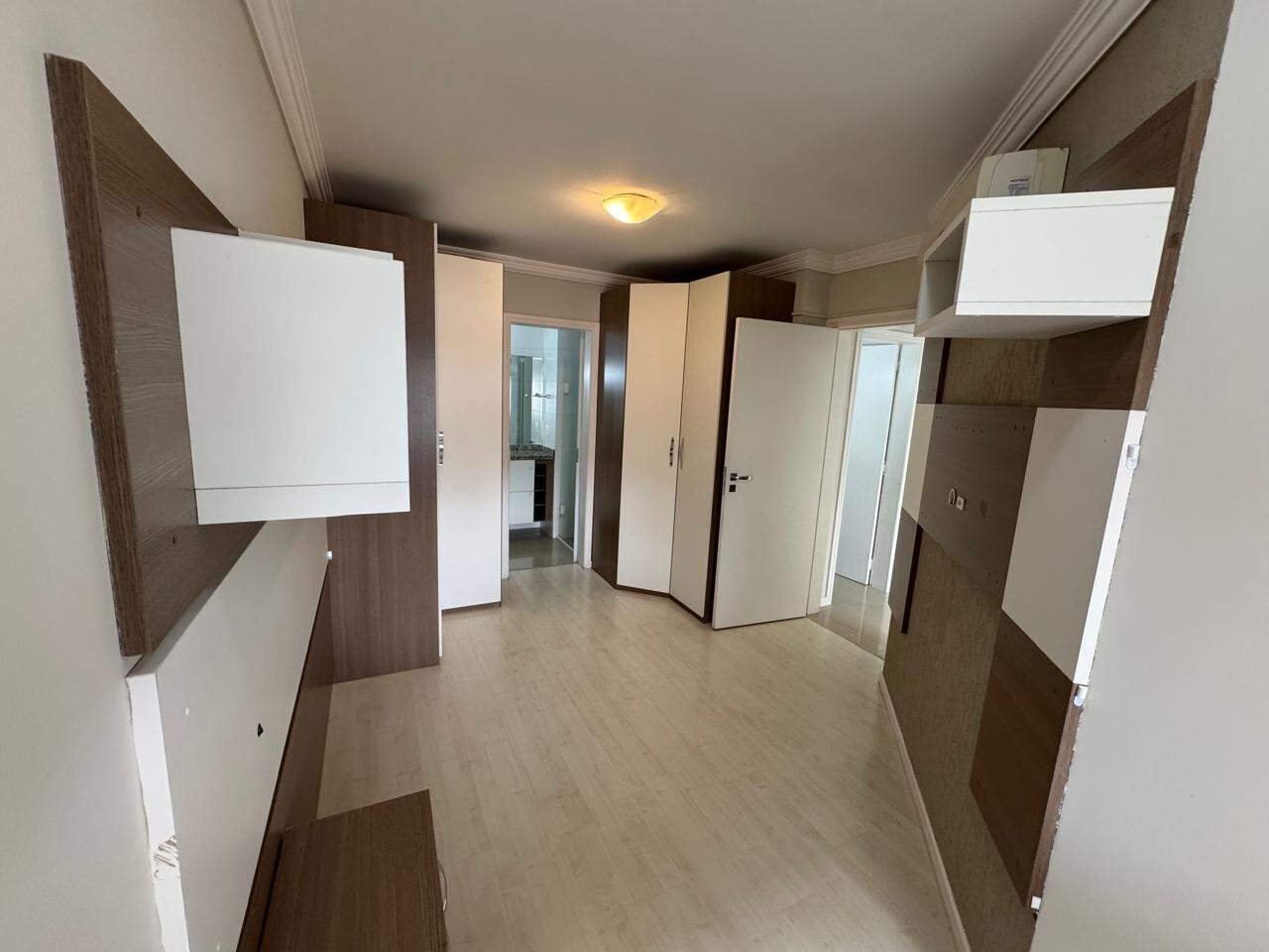 Apartamento à venda no Coqueiros: