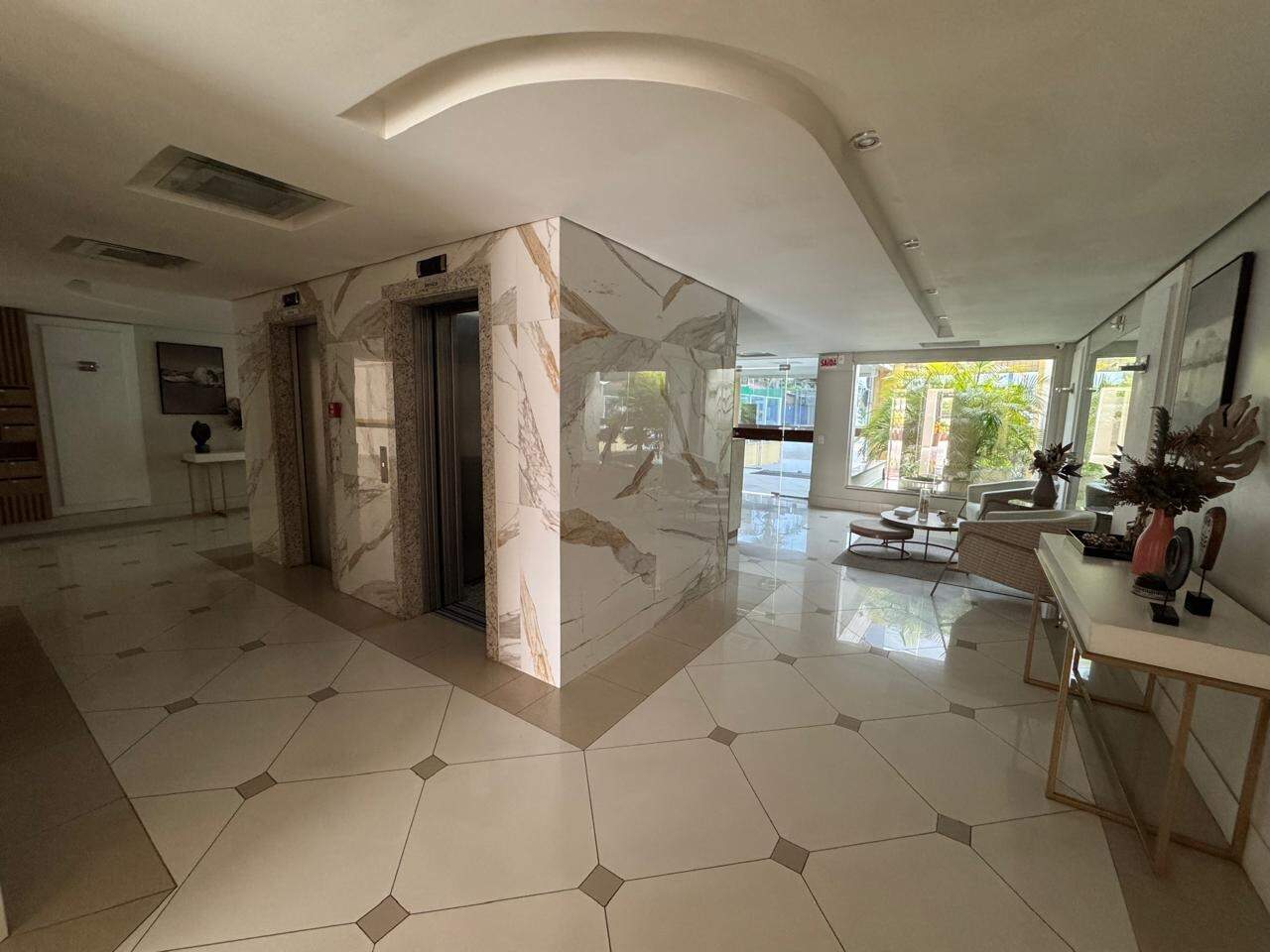 Apartamento à venda no Coqueiros: