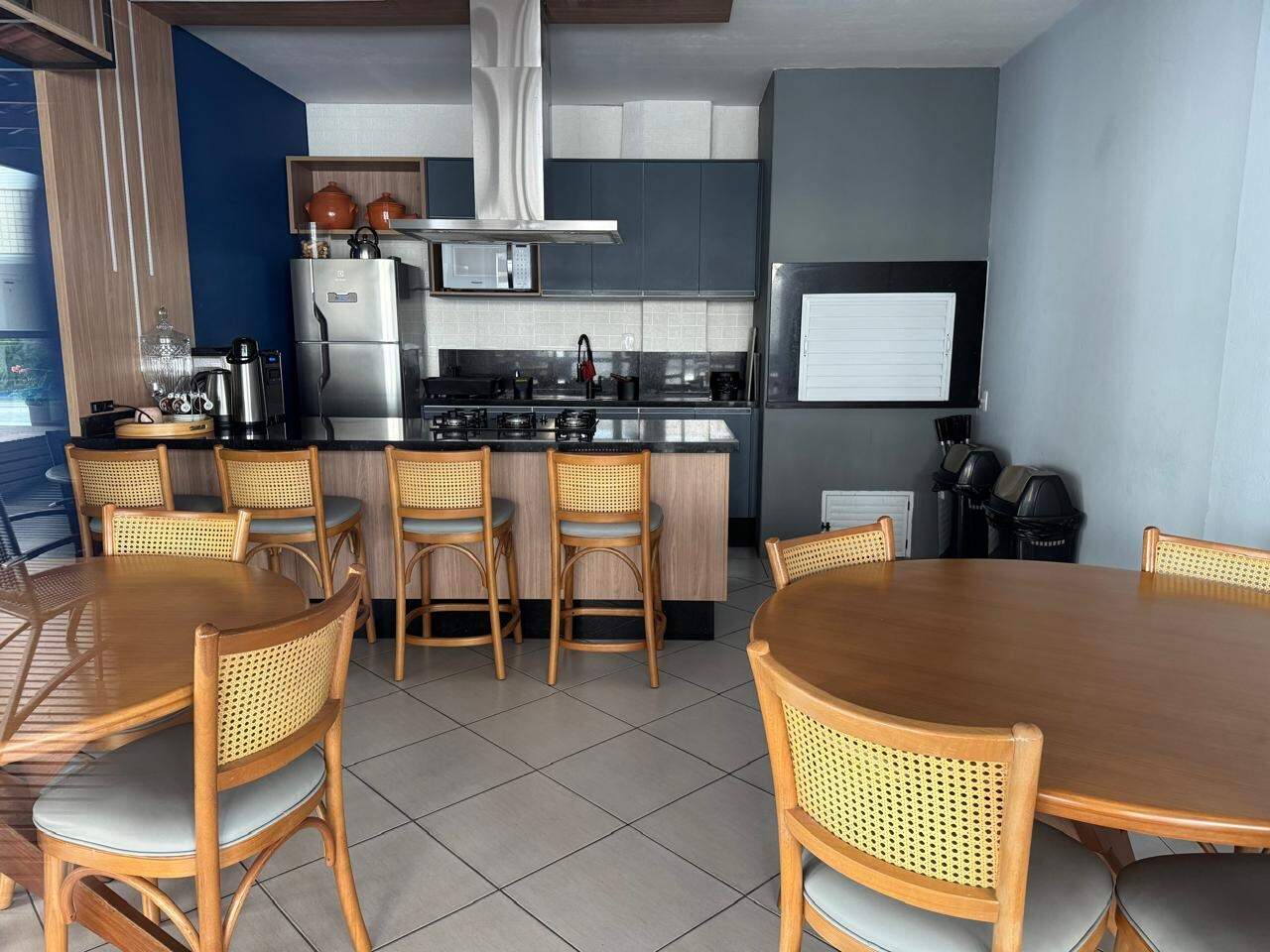 Apartamento à venda no Coqueiros: