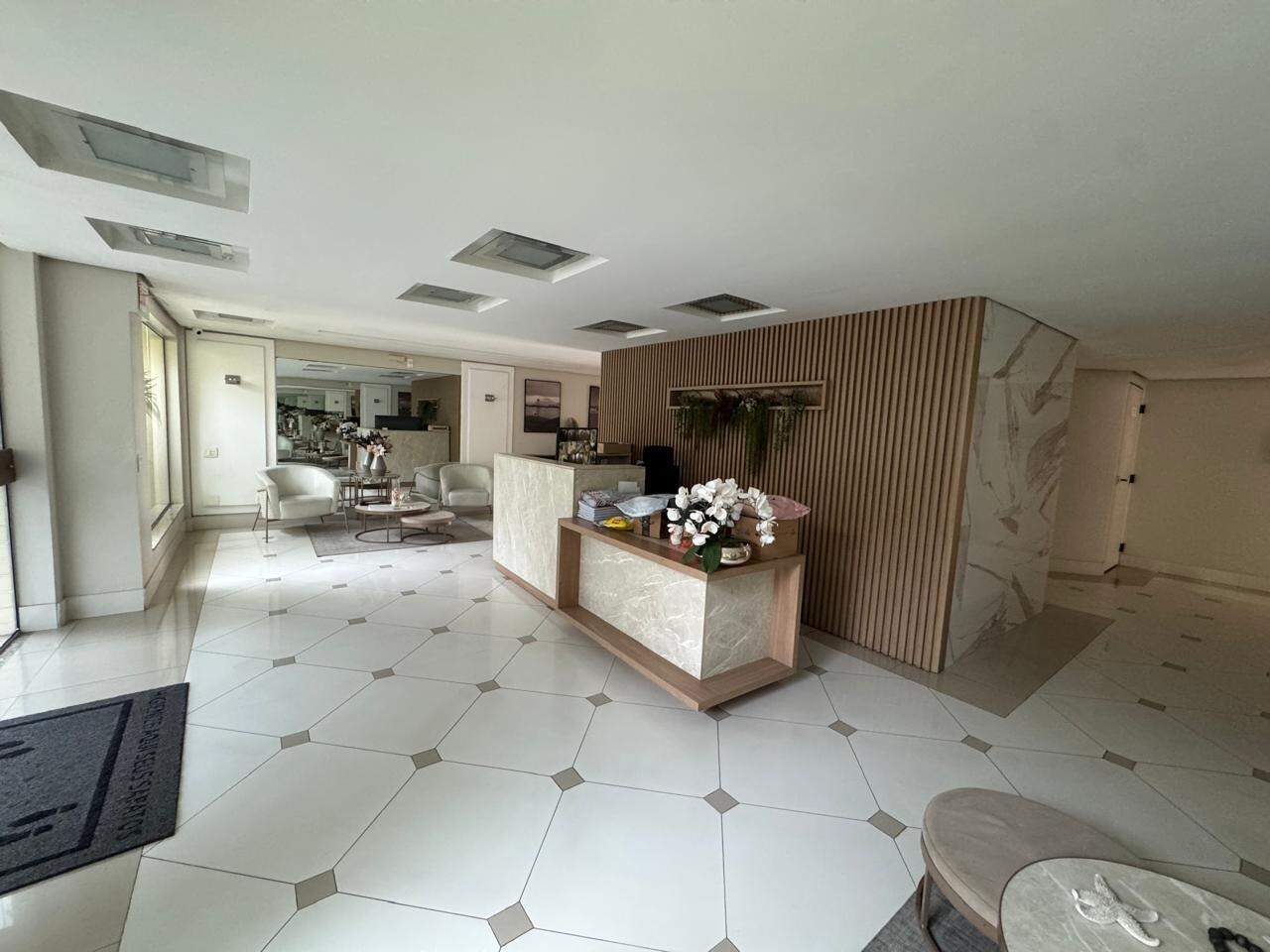 Apartamento à venda no Coqueiros:
