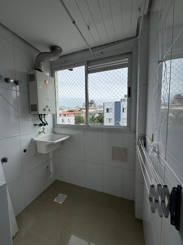 Apartamento à venda no Coqueiros: