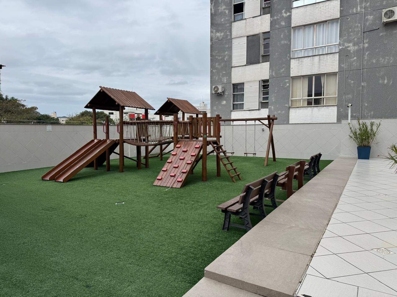 Apartamento à venda no Coqueiros: