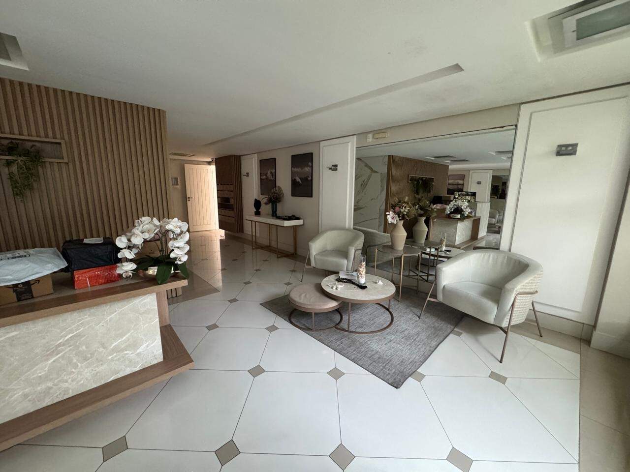Apartamento à venda no Coqueiros: