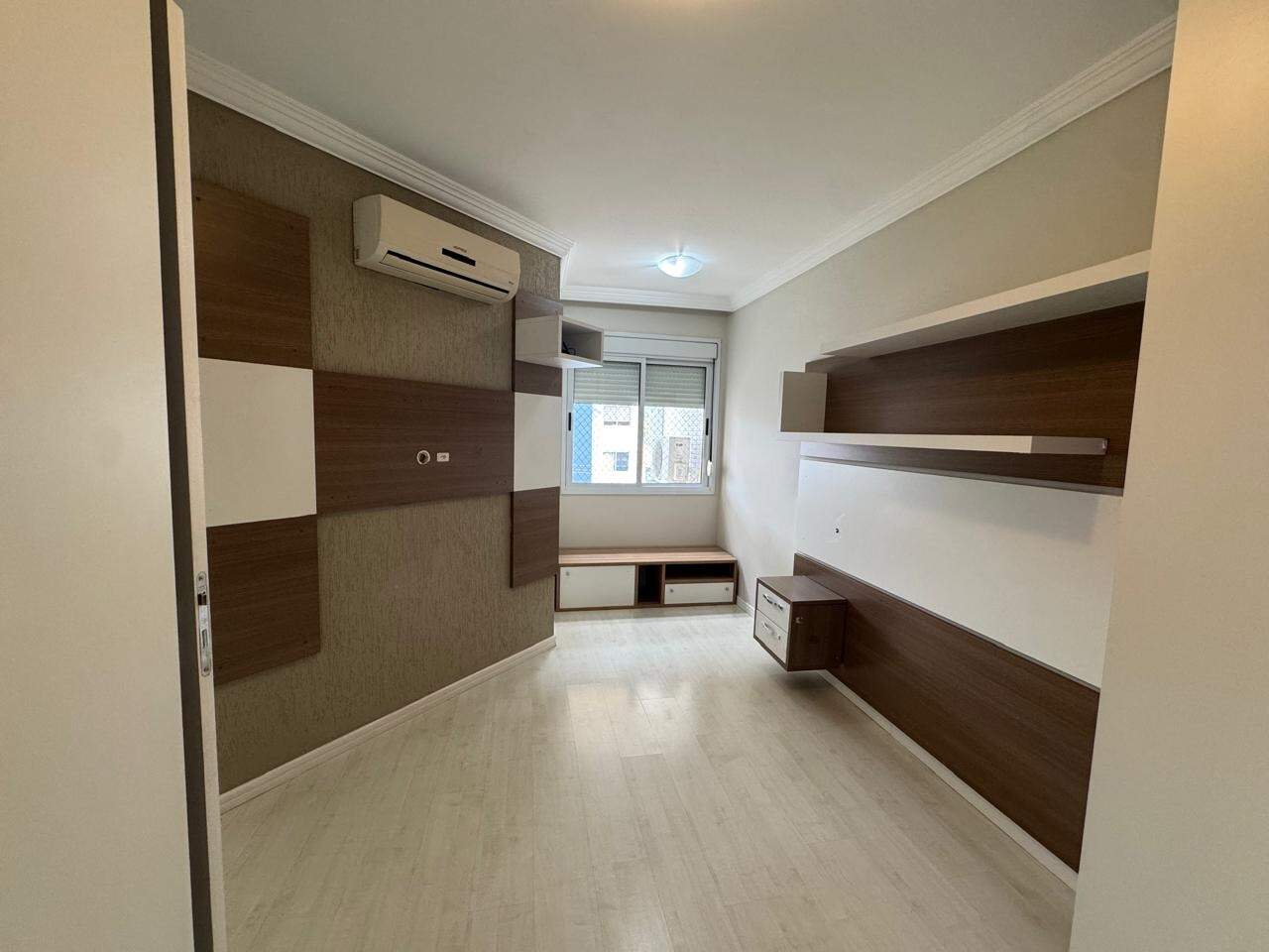 Apartamento à venda no Coqueiros: