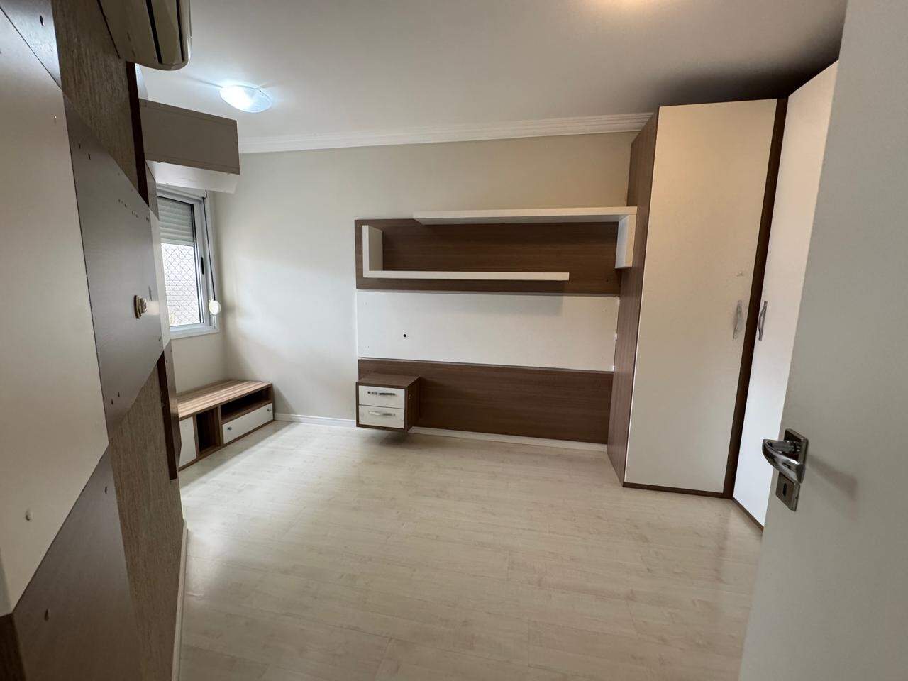 Apartamento à venda no Coqueiros: