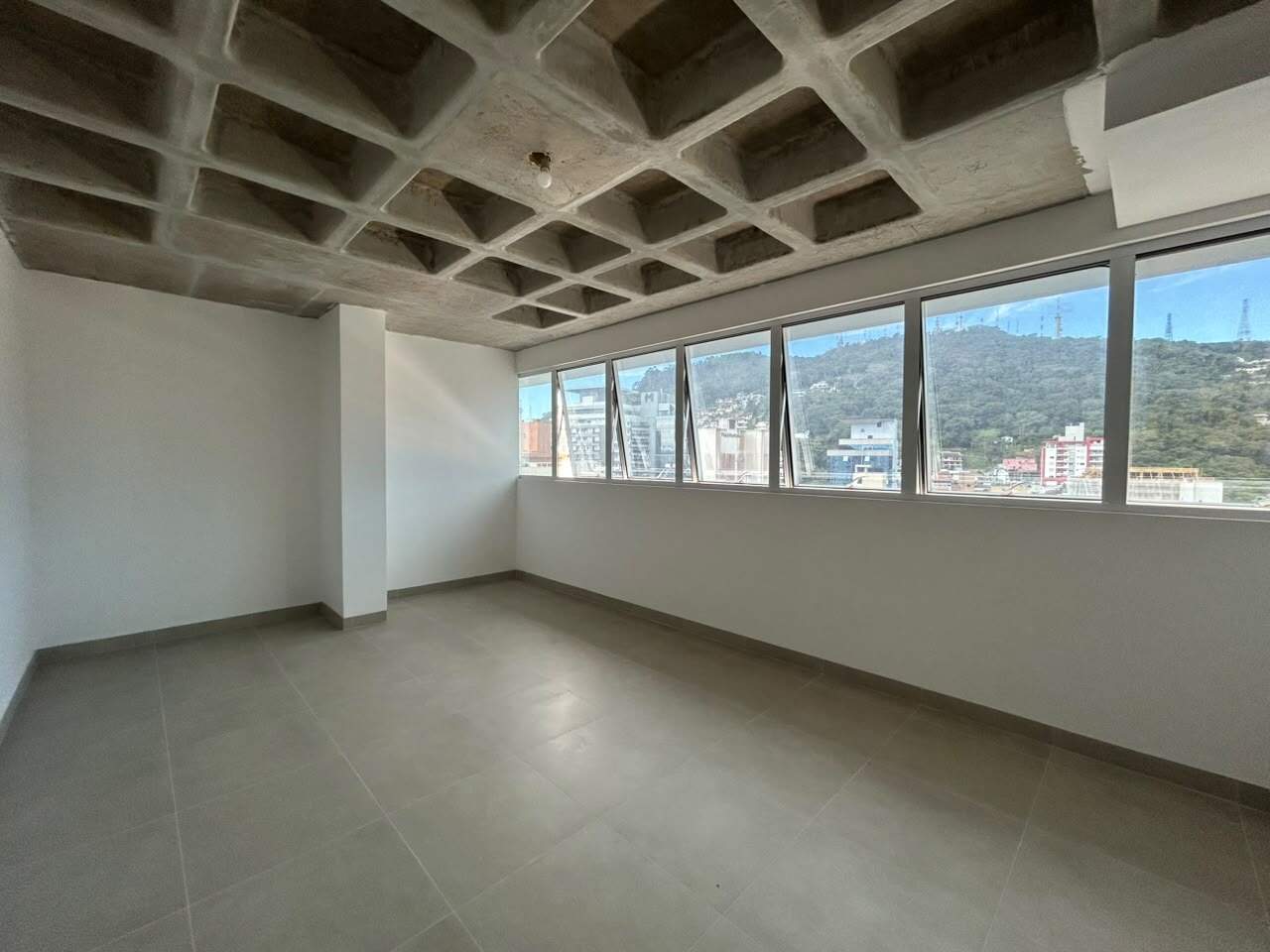 Sala para aluguel no Centro: 