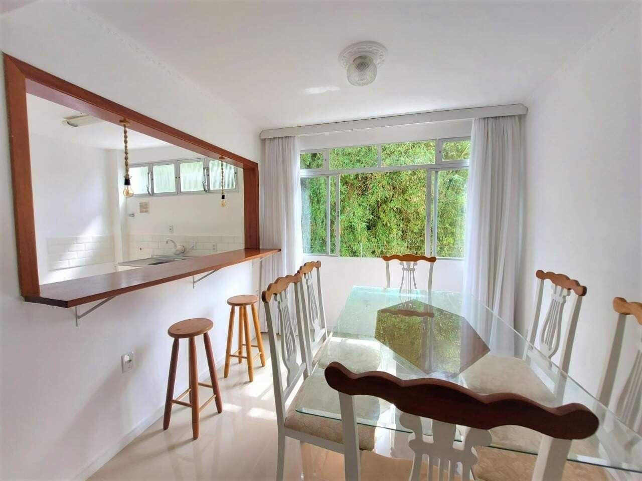 Apartamento para aluguel no Coqueiros: 