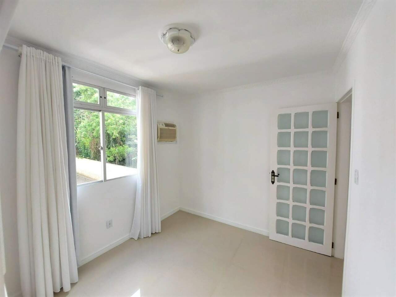 Apartamento para aluguel no Coqueiros: 