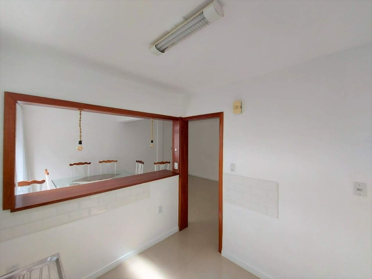 Apartamento para aluguel no Coqueiros: 