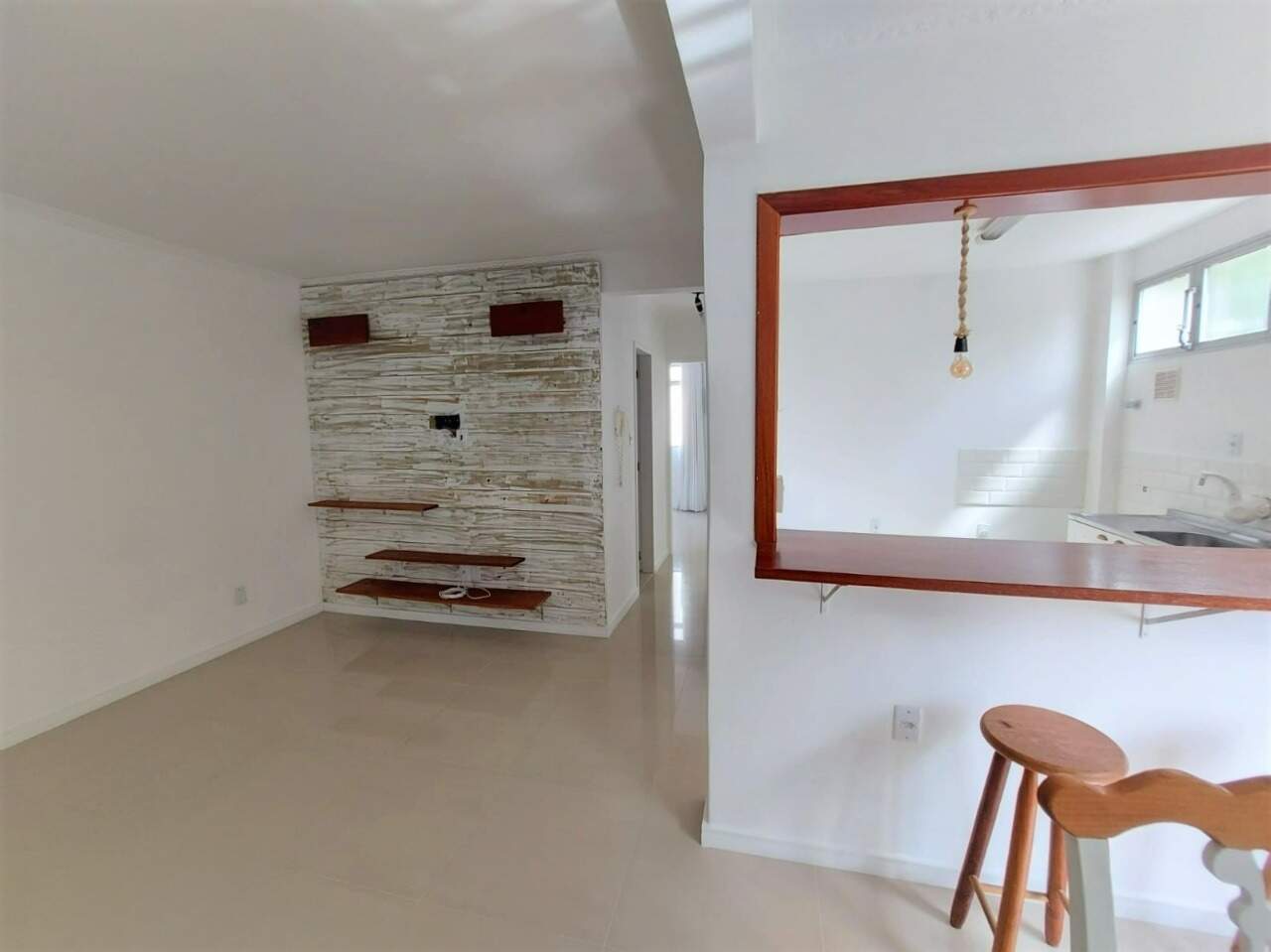 Apartamento para aluguel no Coqueiros: 