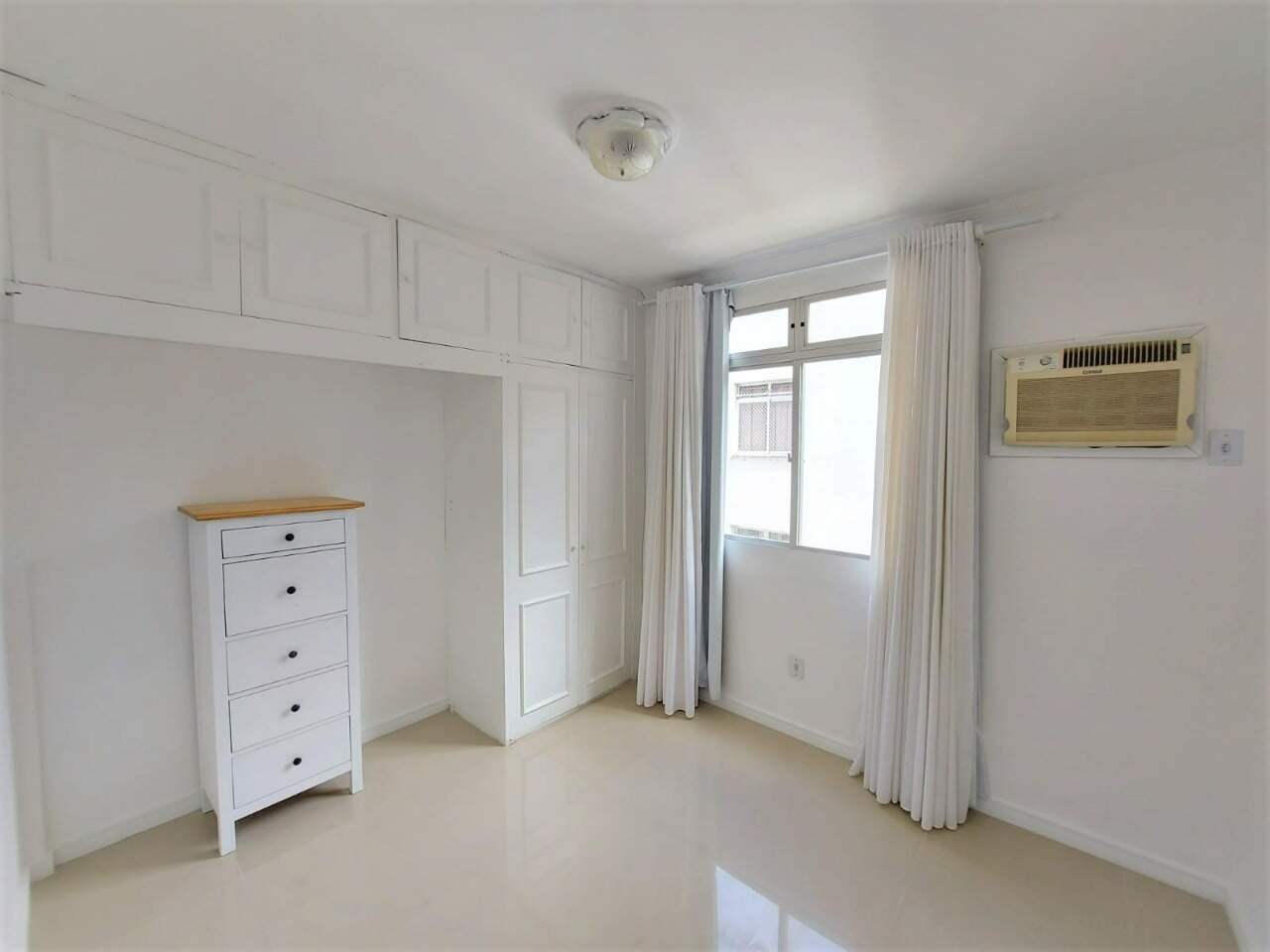 Apartamento para aluguel no Coqueiros: 