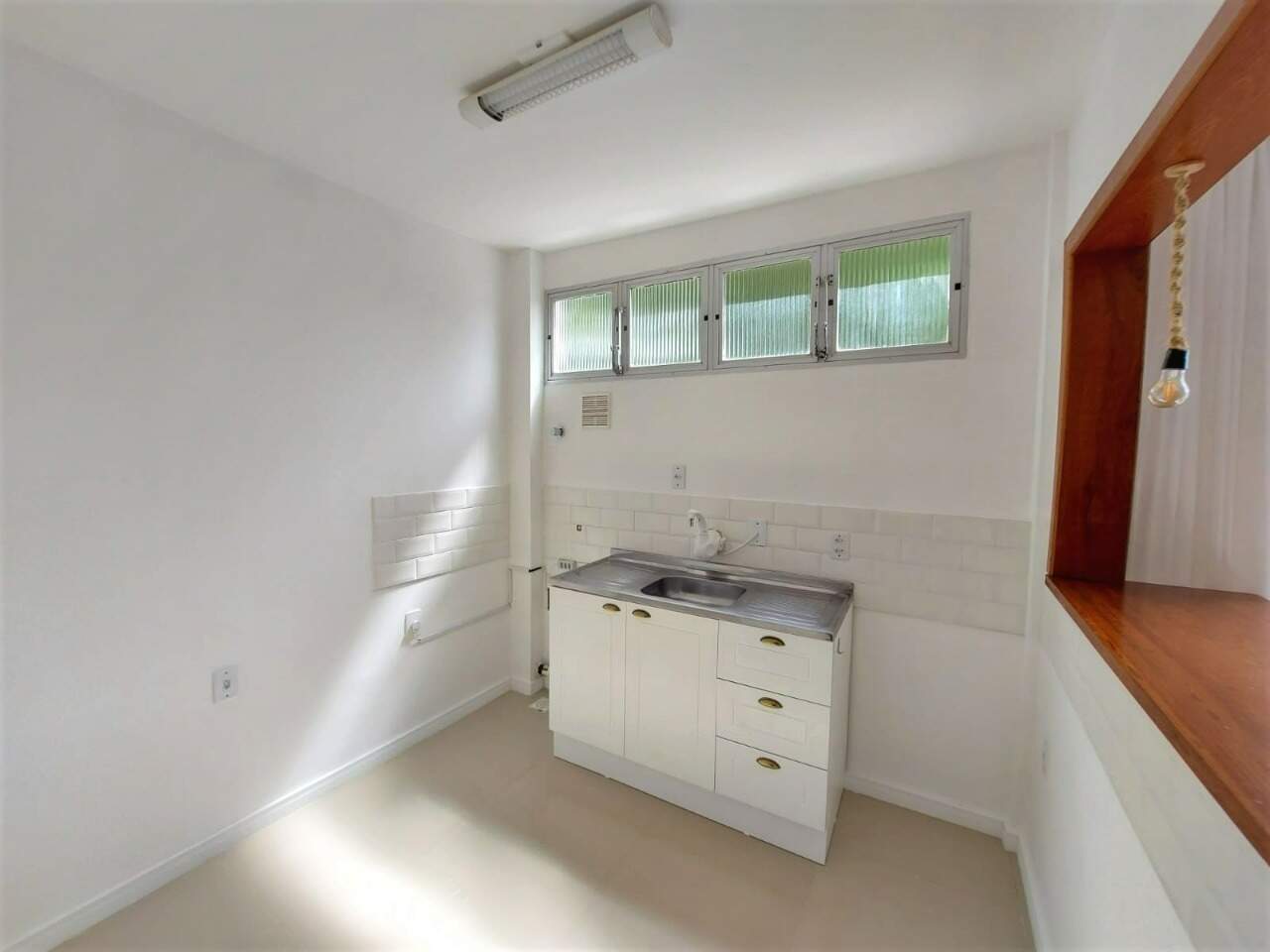 Apartamento para aluguel no Coqueiros: 