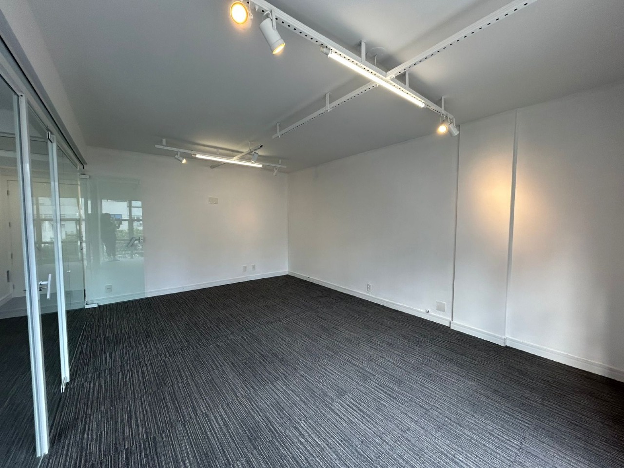 Sala para aluguel no Centro: 