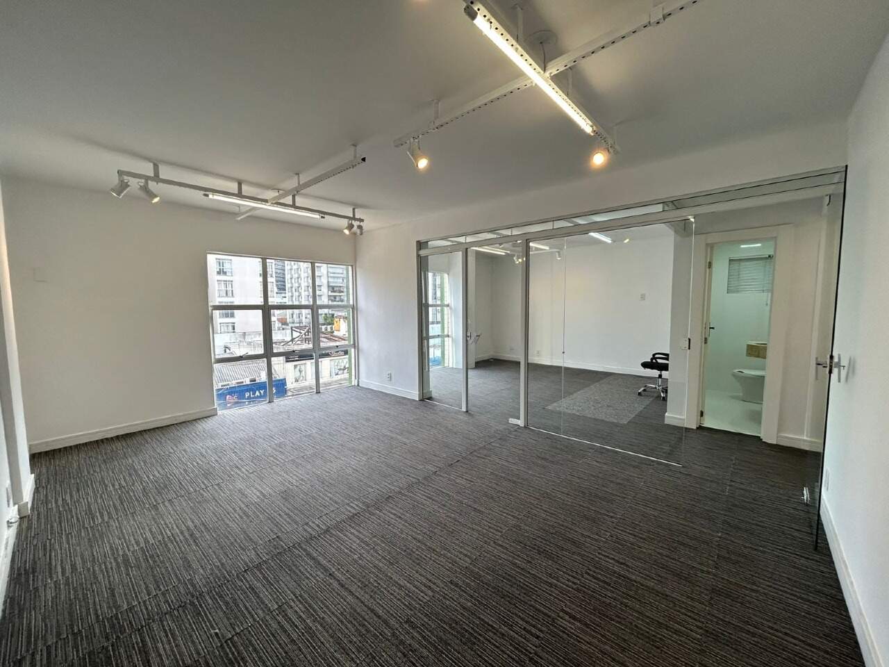 Sala para aluguel no Centro: 