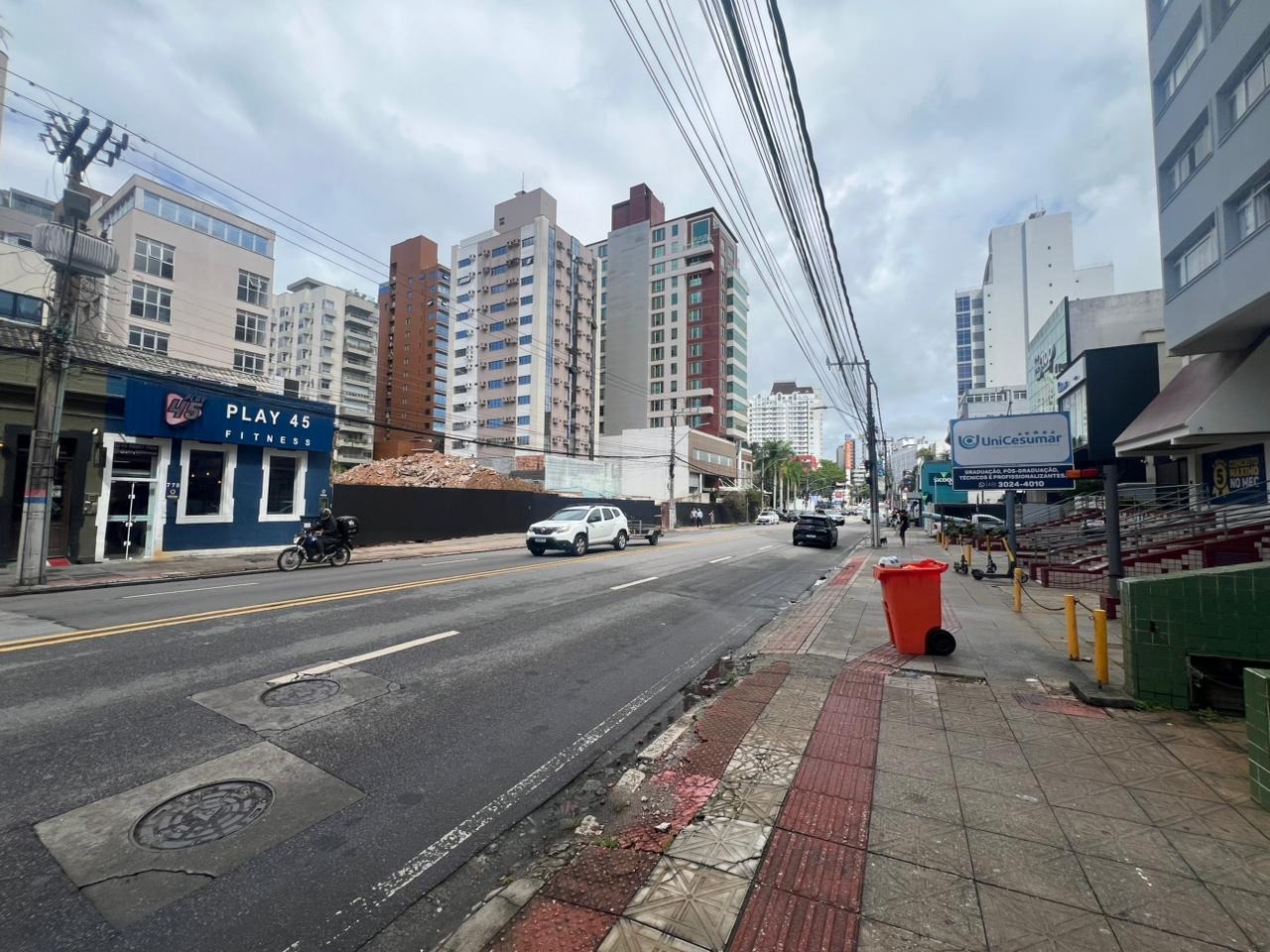 Sala para aluguel no Centro: 