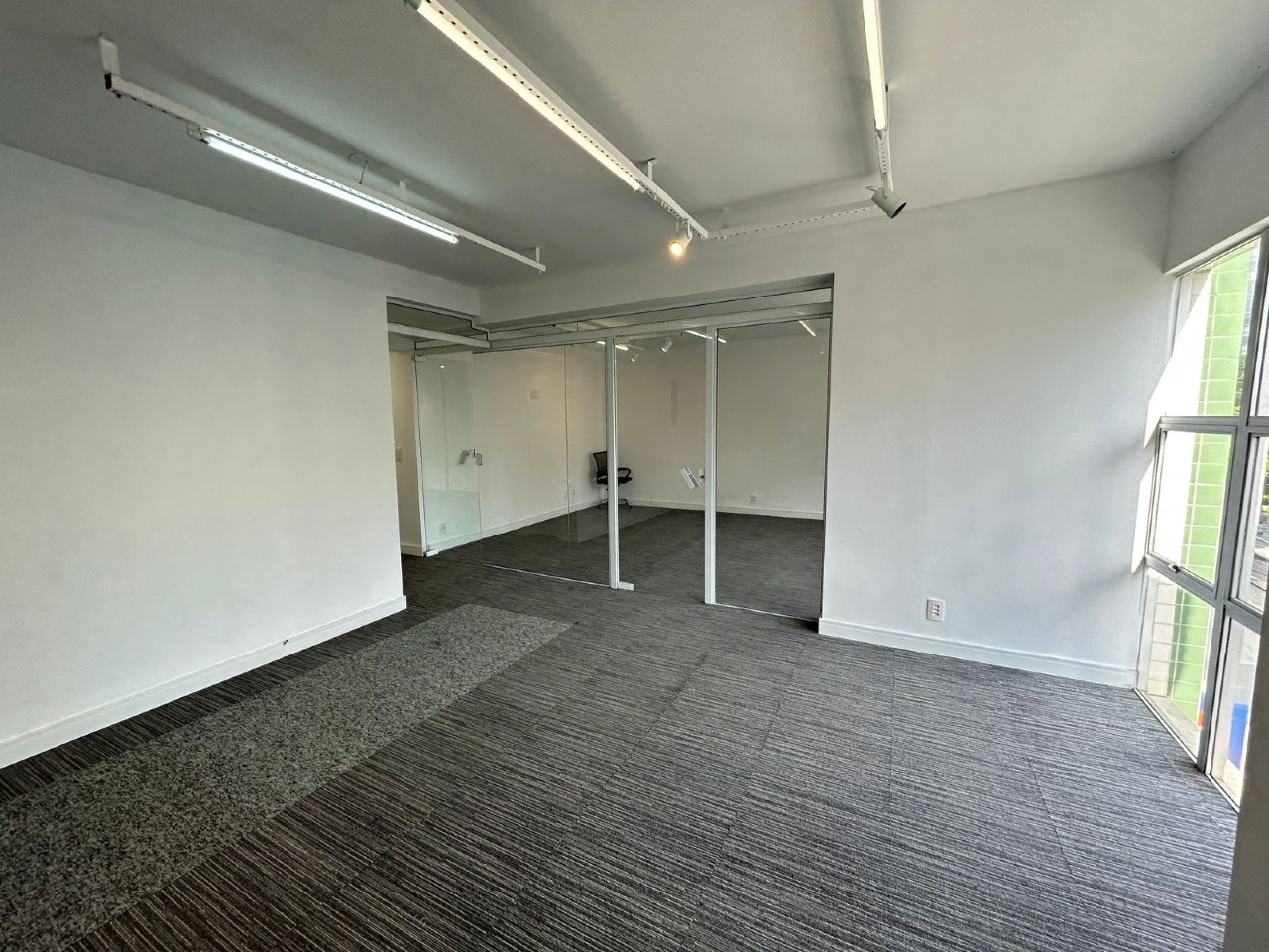 Sala para aluguel no Centro: 