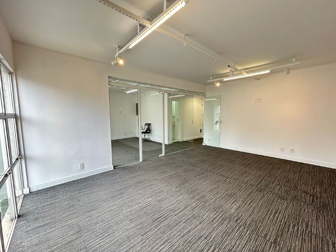 Sala para aluguel no Centro: 