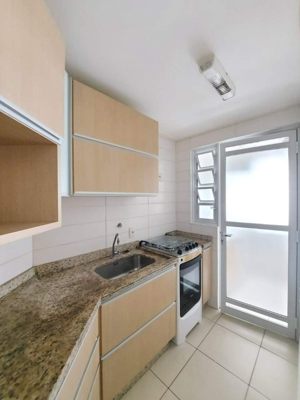 Apartamento para aluguel no Trindade: 