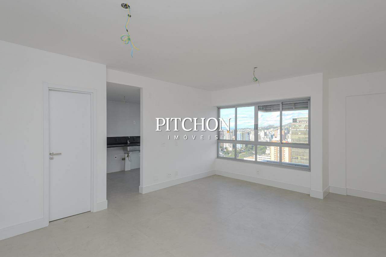 Apartamento com área de 116,00 m² e 3 suítes, 2 vagas de garagem em frente à Igreja da Boa Viagem