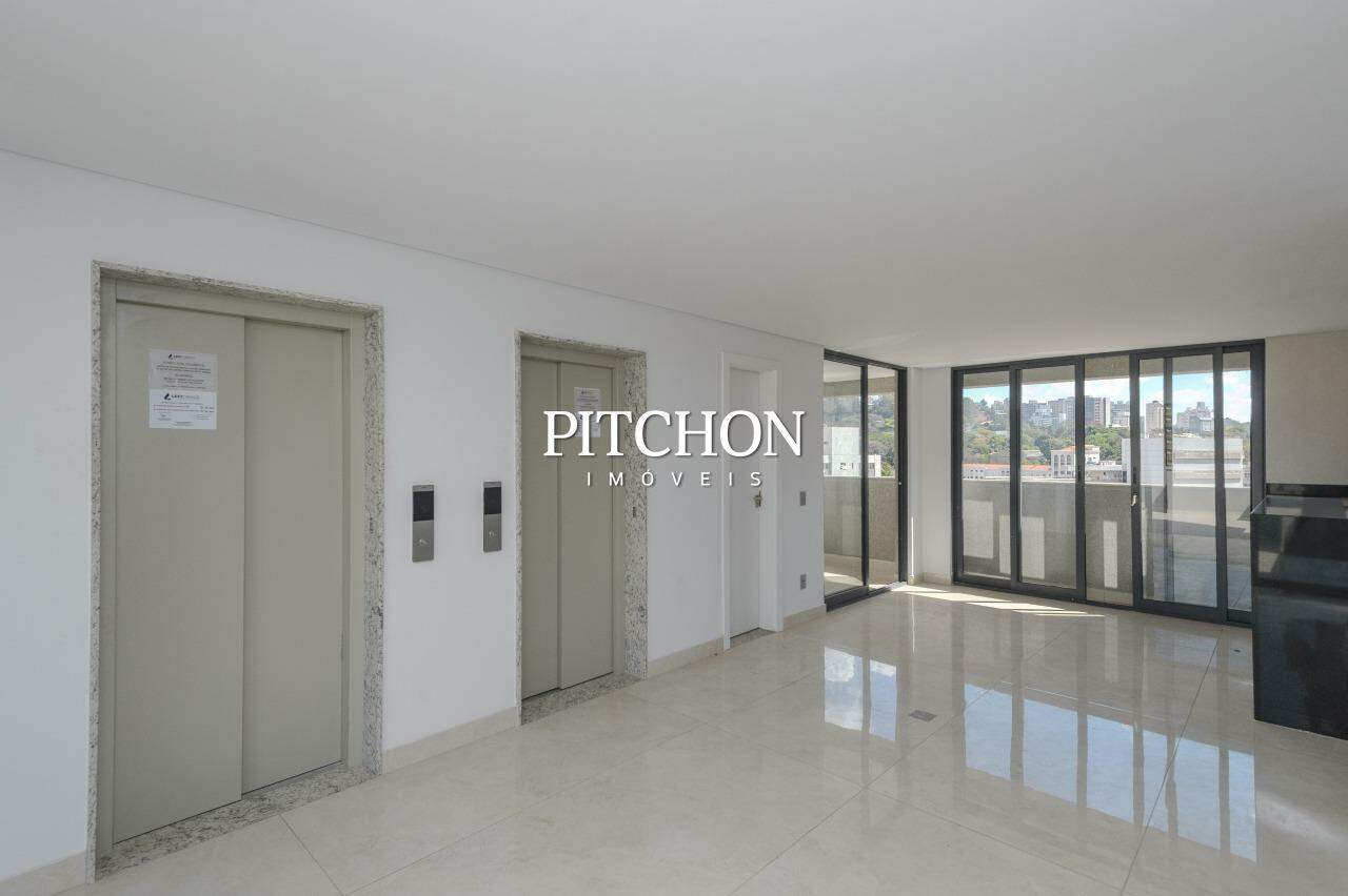 Cobertura à venda com 206 m² no bairro de Lourdes