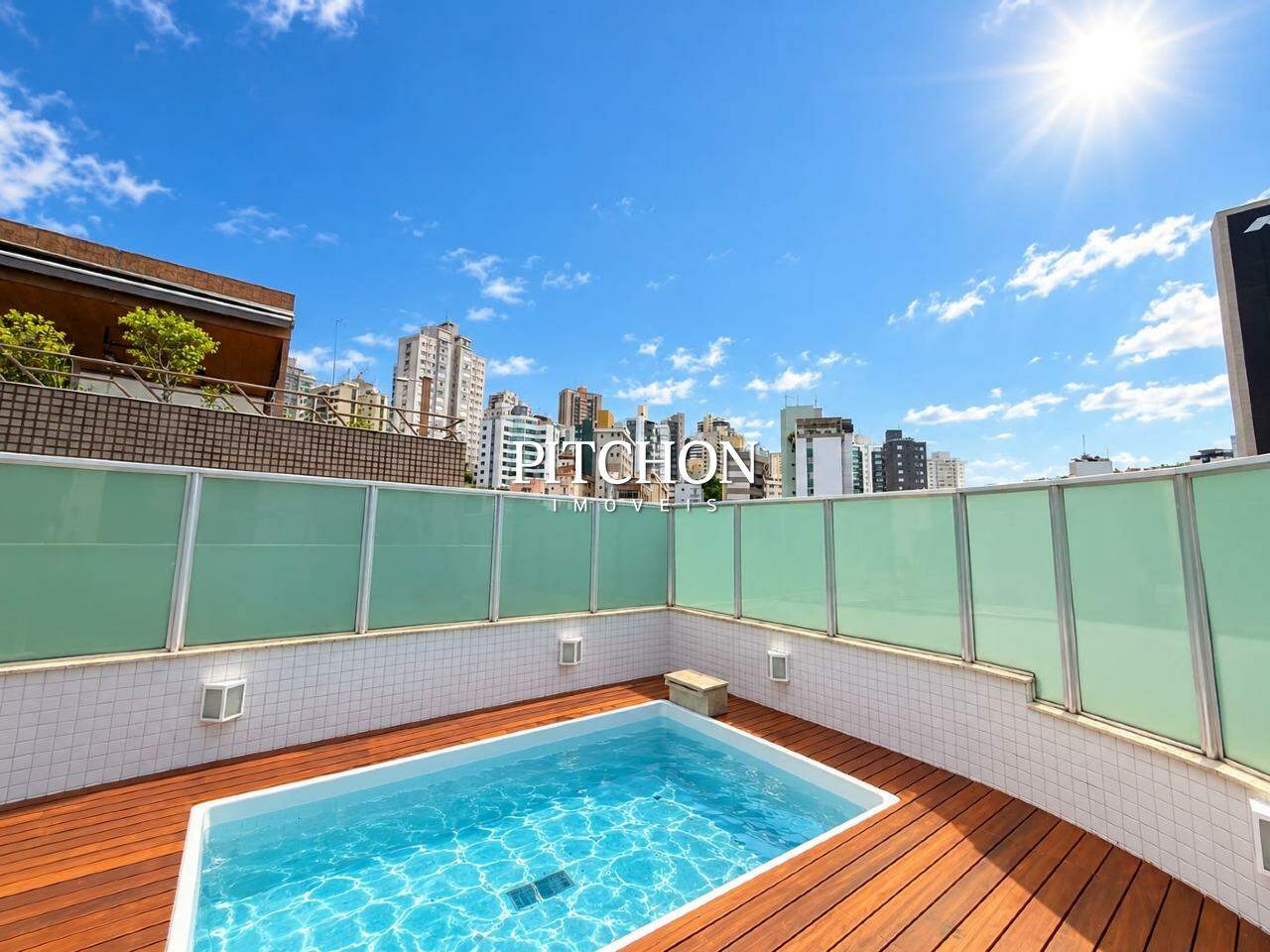 Cobertura à venda com área de 243 m² e 4 quartos no bairro Sion.
