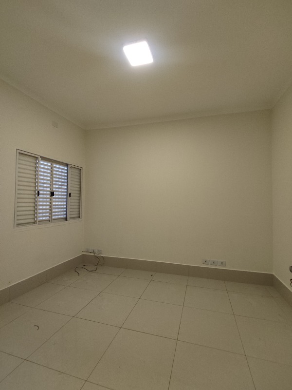Casa para aluguel JARDIM ITAIPU 3 quartos 3.700,00 : 