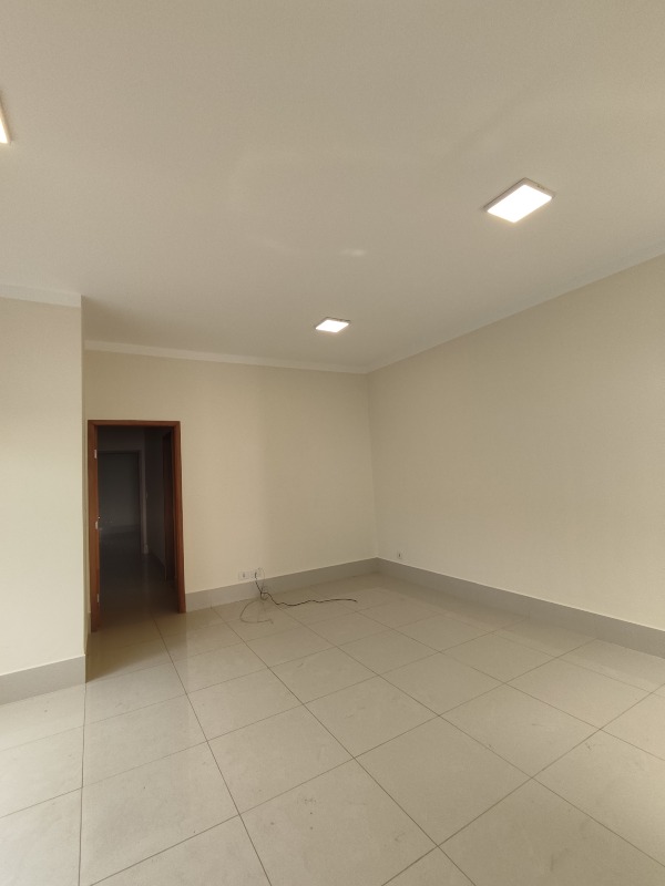 Casa para aluguel JARDIM ITAIPU 3 quartos 3.700,00 : 