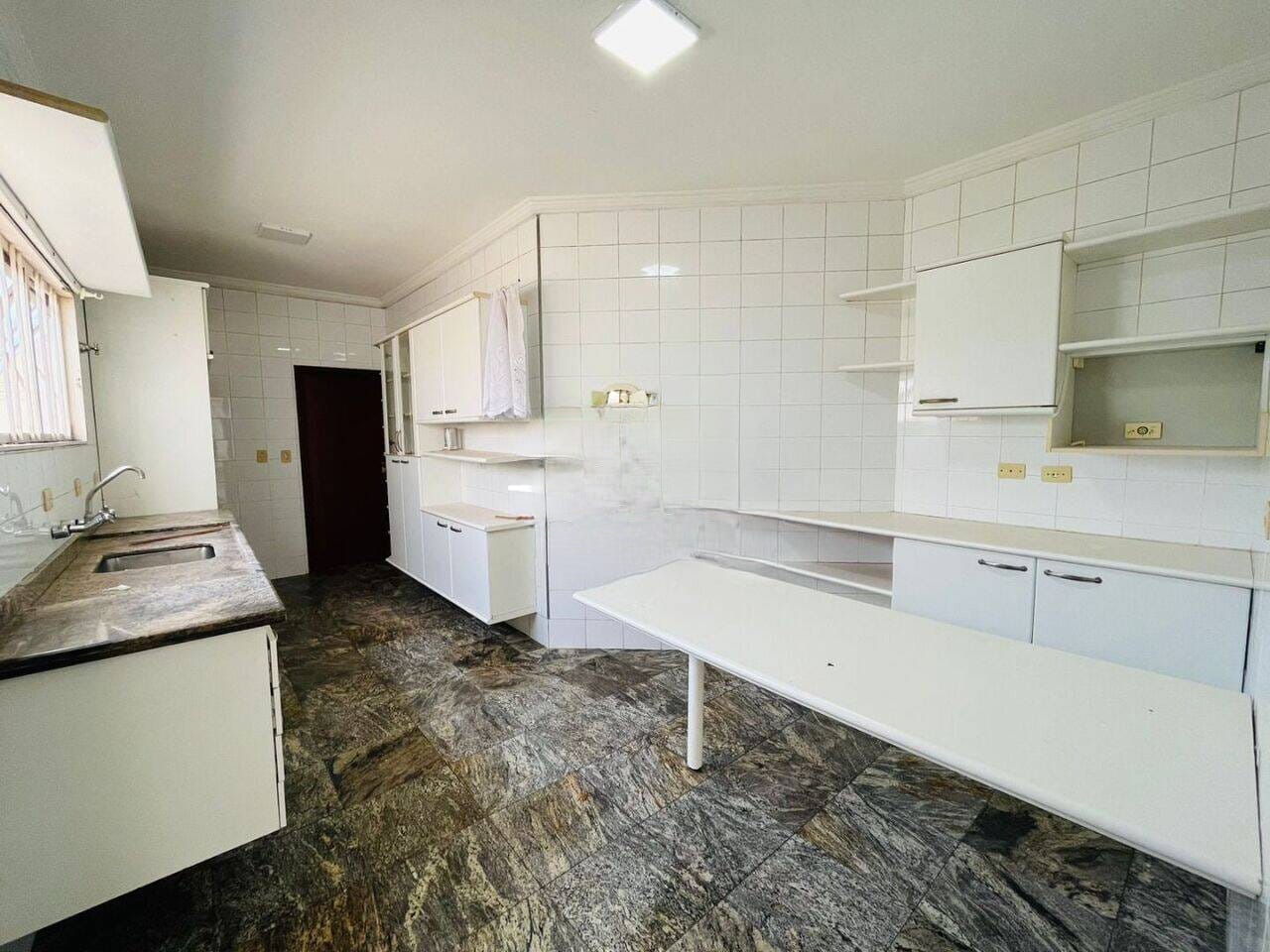 Casa para aluguel JARDIM AEROPORTO 4 quartos 4.200,00 : 