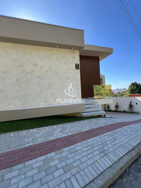 Casa de 3 quartos, 260m² no bairro Primeiro de Maio, em Brusque | Eu Corretor