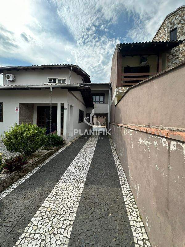 Casa de 6 quartos, 282m² no bairro Santa Terezinha, em Brusque | Eu Corretor