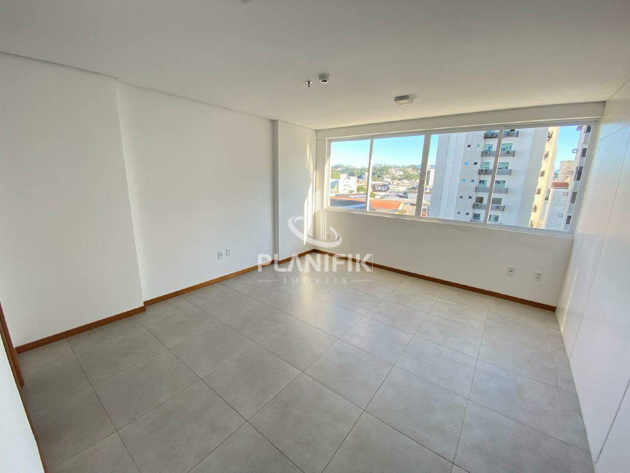 Sala Comercial de 56m² no bairro Centro I, em Brusque | Eu Corretor