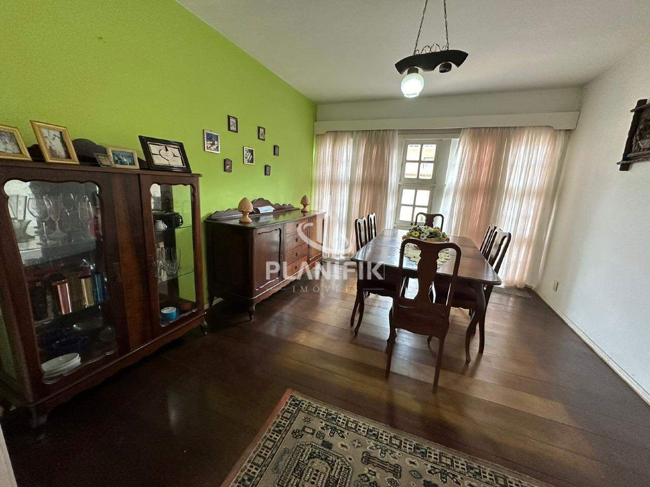 Casa de 5 quartos, 280m² no bairro Jardim Maluche, em Brusque | Eu Corretor