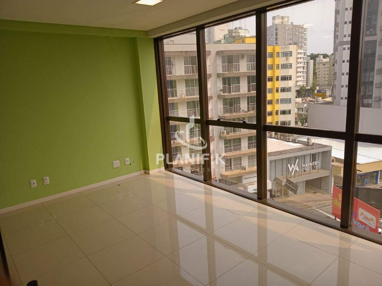 Sala Comercial de 50m² no bairro Centro I, em Brusque | Eu Corretor