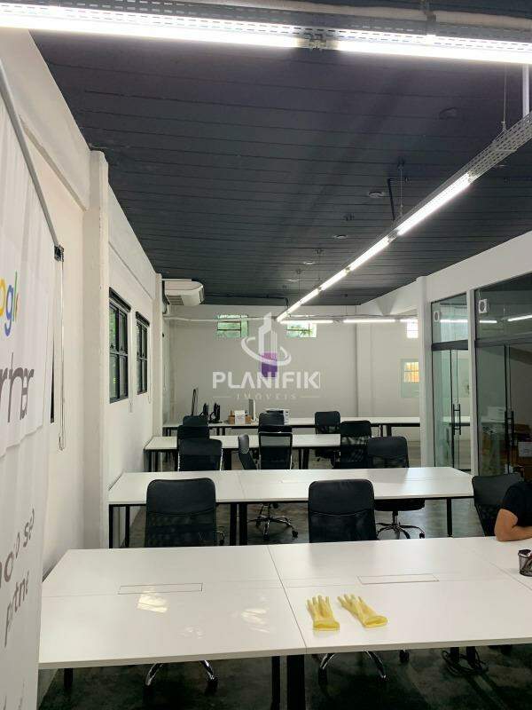 Sala Comercial de 394m² no bairro Centro II, em Brusque | Eu Corretor