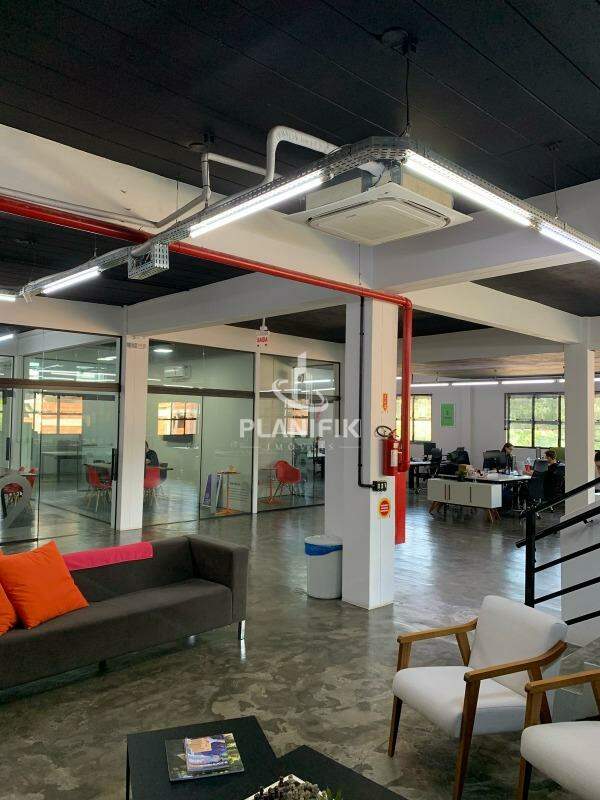 Sala Comercial de 394m² no bairro Centro II, em Brusque | Eu Corretor