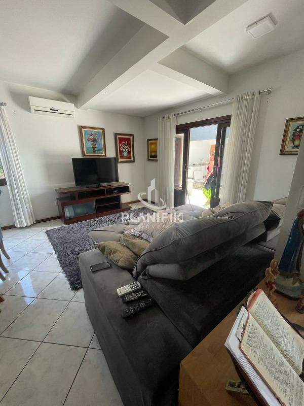 Casa de 6 quartos, 400m² no bairro São Luiz, em Brusque | Eu Corretor