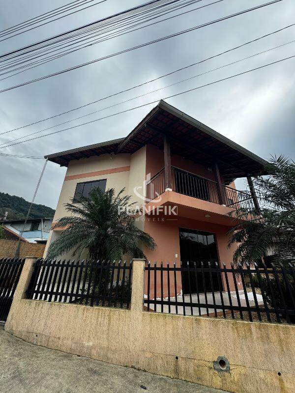 Casa de 3 quartos, 189m² no bairro Cedrinho, em Brusque | Eu Corretor